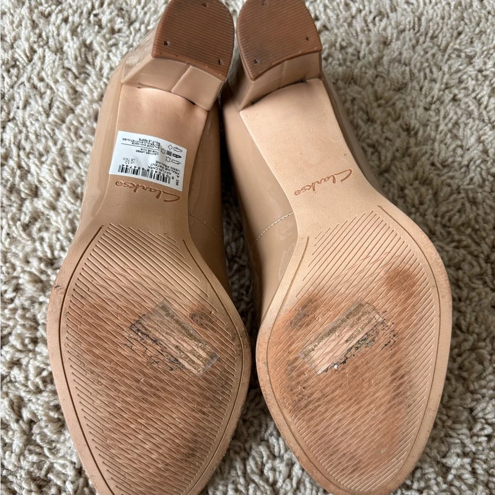 Clarks Women's Nude Patent Heels - Picture 5 of 5